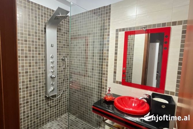 Shtepi me qera Apartament ne Tirane, 1+1, Mobilimi E mobiluar, Pagesa 650  Euro.