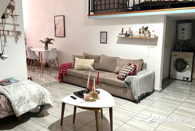 Shtepi ne shitje Duplex(shtepi me 2 kate) ne Tirane, 1+1, Mobilimi E mobiluar, Pagesa 75,000  Euro.