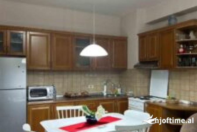 Shtepi me qera 1+1 ne Tirane - 450 Euro