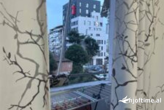 Shtepi me qera Apartament ne Tirane, 1+1, Mobilimi E mobiluar, Pagesa 450  Euro.