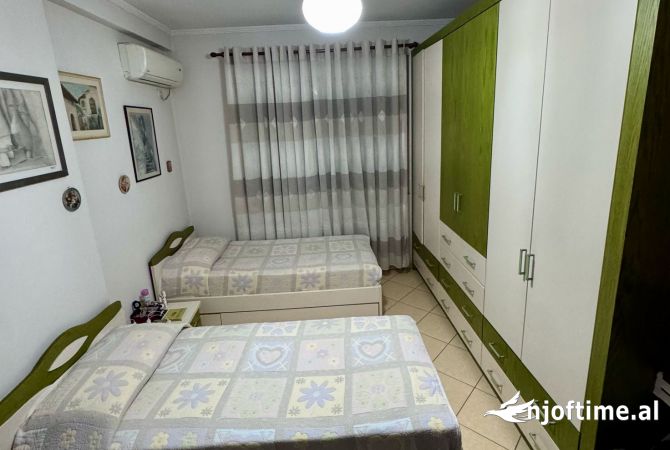 Shtepi ne shitje Apartament ne Tirane, 2+1, Mobilimi E mobiluar, Pagesa 138,000  Euro.