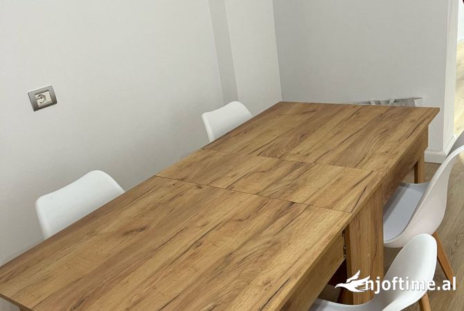 Shtepi me qera Apartament ne Tirane, 2+1, Mobilimi E mobiluar, Pagesa 500  Euro.