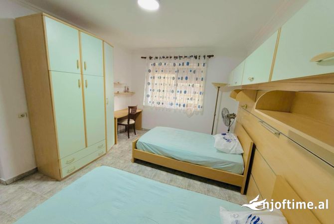 Shtepi me qera Apartament ne Tirane, 2+1, Mobilimi E mobiluar, Pagesa 600  Euro.