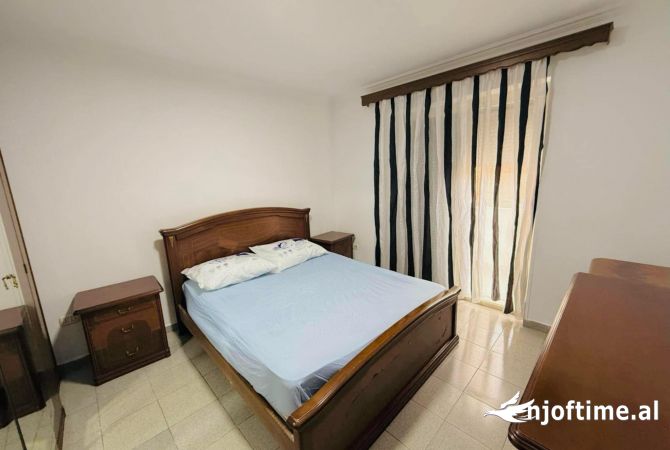 Shtepi me qera Apartament ne Tirane, 2+1, Mobilimi E mobiluar, Pagesa 600  Euro.
