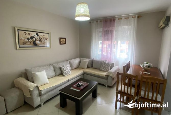 Shtepi me qera 1+1 ne Tirane - 450 Euro