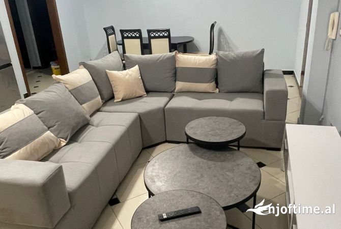 Shtepi me qera 2+1 ne Tirane - 400 Euro