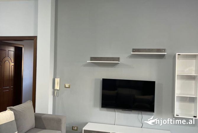 Shtepi me qera 2+1 ne Tirane - 400 Euro