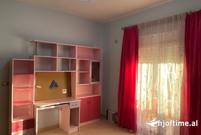 Shtepi me qera Shtepi Private ne Tirane, 2+1, Mobilimi E mobiluar, Pagesa 400  Euro.