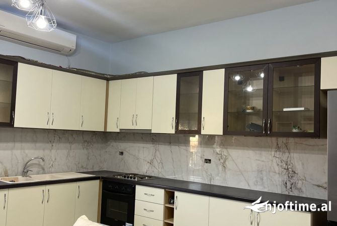 Shtepi me qera 2+1 ne Tirane - 400 Euro