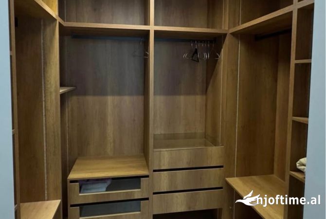 Shtepi me qera Apartament ne Tirane, 1+1, Mobilimi E mobiluar, Pagesa 550  Euro.