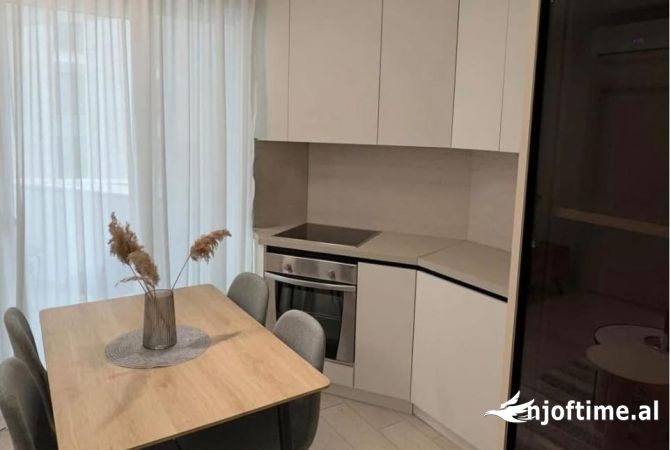 Shtepi me qera Apartament ne Tirane, 1+1, Mobilimi E mobiluar, Pagesa 550  Euro.