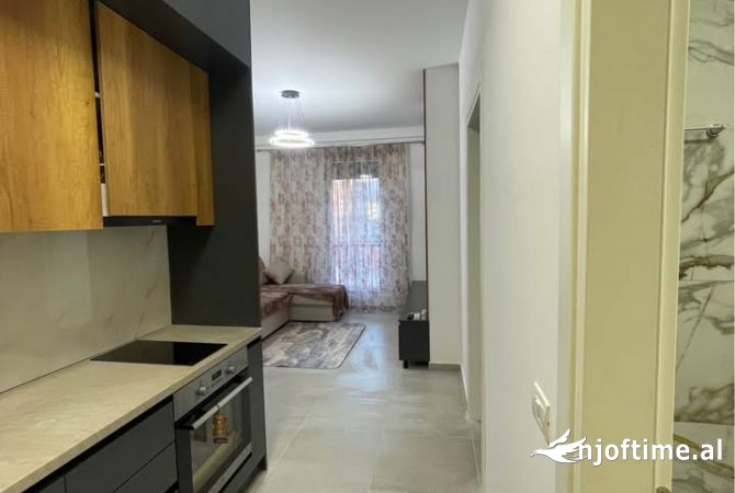 Shtepi me qera Apartament ne Tirane, 1+1, Mobilimi E mobiluar, Pagesa 650  Euro.
