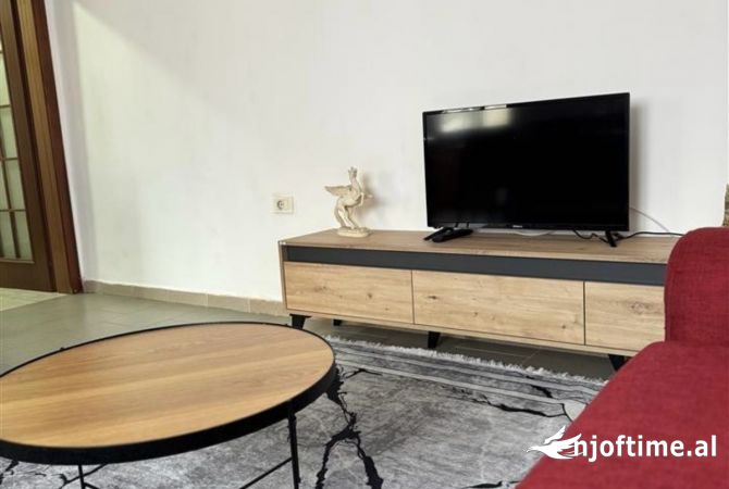 Shtepi me qera Apartament ne Tirane, 1+1, Mobilimi E mobiluar, Pagesa 450  Euro.