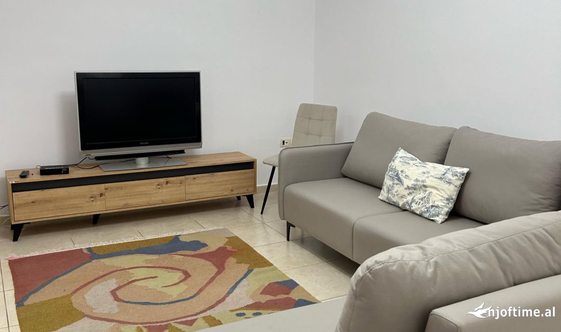 Shtepi me qera Apartament ne Tirane, 2+1, Mobilimi E mobiluar, Pagesa 630  Euro.