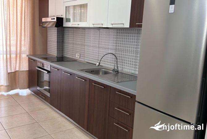 Shtepi me qera Apartament ne Tirane, 2+1, Mobilimi E mobiluar, Pagesa 630  Euro.
