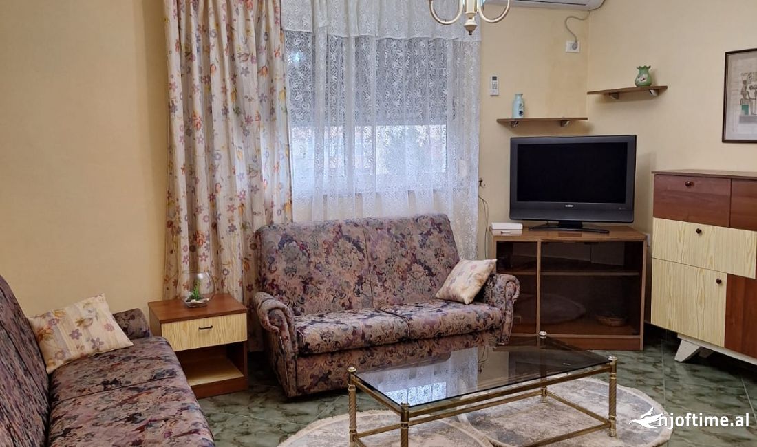 Shtepi me qera Apartament ne Tirane, 2+1, Mobilimi E mobiluar, Pagesa 550  Euro.