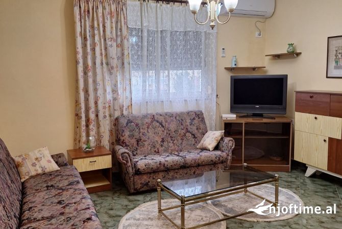 Shtepi me qera 2+1 ne Tirane - 550 Euro