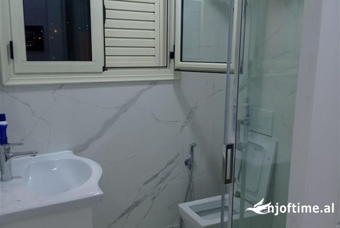 Shtepi me qera Apartament ne Tirane, 2+1, Mobilimi E mobiluar, Pagesa 430  Euro.