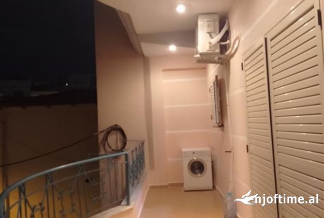 Shtepi me qera Apartament ne Tirane, 2+1, Mobilimi E mobiluar, Pagesa 430  Euro.