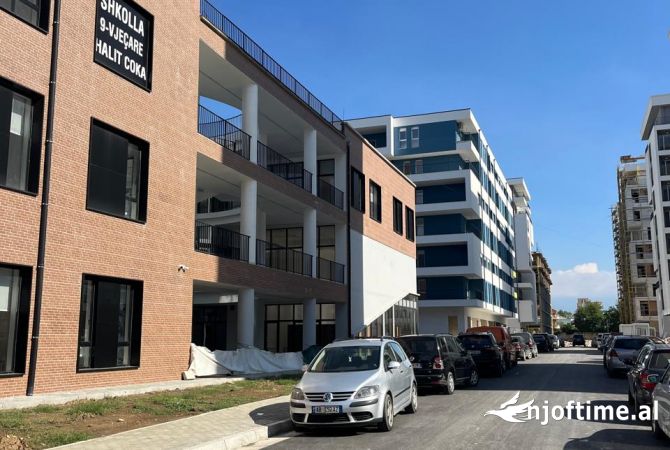 Shtepi ne shitje Apartament ne Tirane, 2+1, Mobilimi Bosh, pa mobiluar, Pagesa 120,000  Euro.