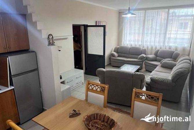 Shtepi me qera Apartament ne Tirane, 1+1, Mobilimi E mobiluar, Pagesa 400  Euro.