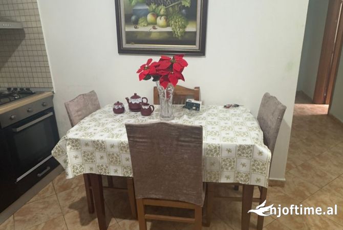 Shtepi me qera Apartament ne Tirane, 1+1, Mobilimi E mobiluar, Pagesa 450  Euro.