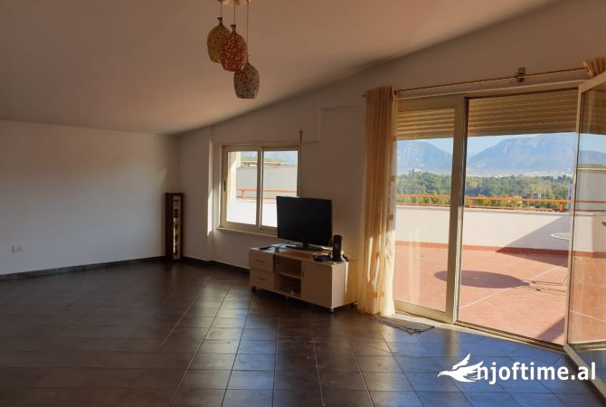 Shtepi me qera Apartament ne Tirane, 4+1, Mobilimi Pjeserisht e mobiluar, Pagesa 1,200  Euro.