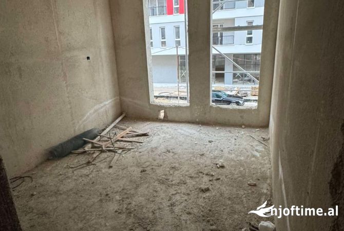 Shtepi ne shitje Apartament ne Tirane, 2+1, Mobilimi Bosh, pa mobiluar, Pagesa 103,000  Euro.