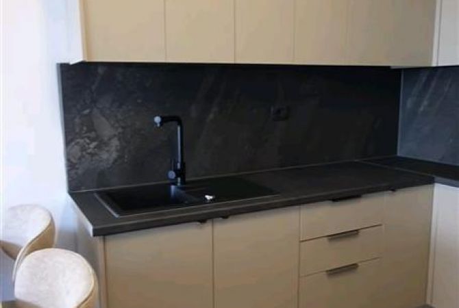 Shtepi me qera Apartament ne Tirane, 1+1, Mobilimi E mobiluar, Pagesa 450  Euro.