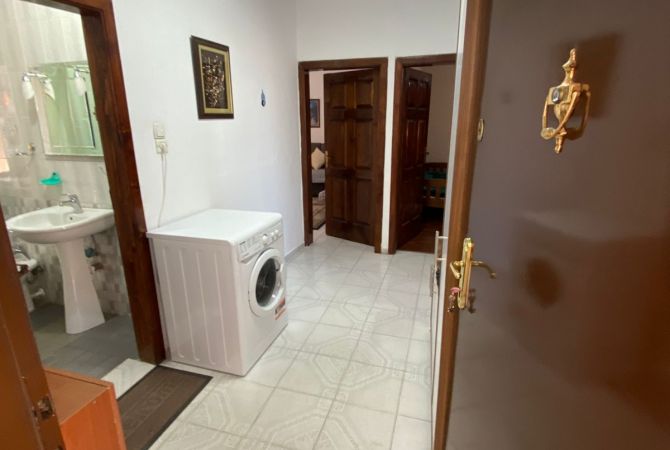 Shtepi me qera 2+1 ne Tirane - 450 Euro