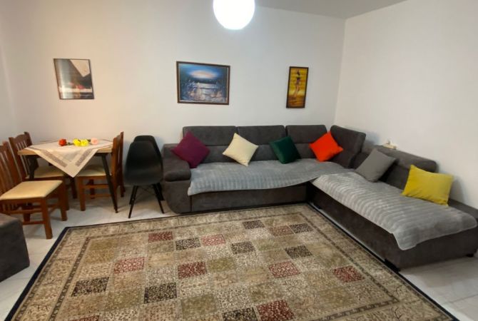 Shtepi me qera 2+1 ne Tirane - 450 Euro
