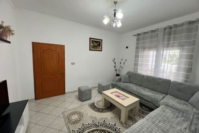 Shtepi me qera Shtepi Private ne Tirane, 2+1, Mobilimi E mobiluar, Pagesa 350  Euro.