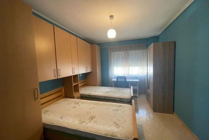 Shtepi ne shitje Apartament ne Tirane, 2+1, Mobilimi E mobiluar, Pagesa 190,000  Euro.