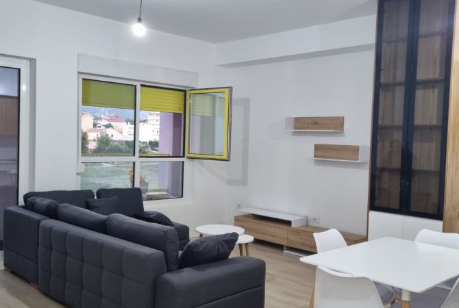 Shtepi me qera Apartament ne Tirane, 2+1, Mobilimi E mobiluar, Pagesa 500  Euro.