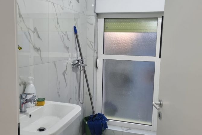 Shtepi me qera Apartament ne Tirane, 2+1, Mobilimi E mobiluar, Pagesa 500  Euro.