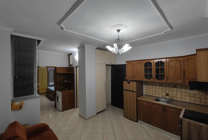 Shtepi me qera Apartament ne Tirane, 1+1, Mobilimi E mobiluar, Pagesa 400  Euro.