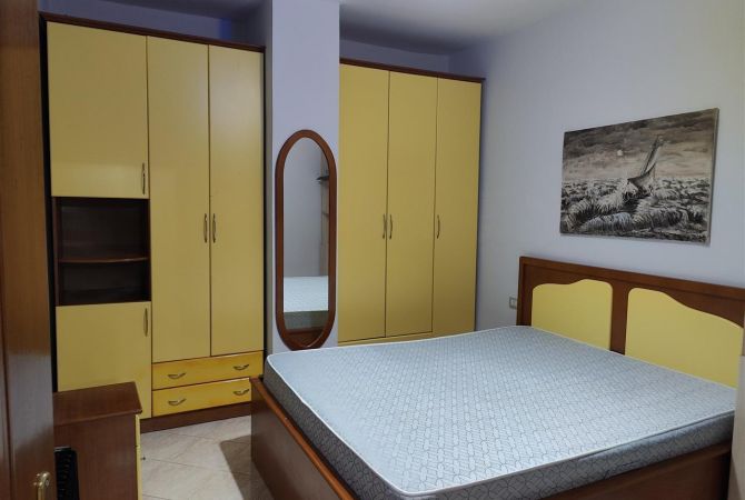 Shtepi me qera Apartament ne Tirane, 1+1, Mobilimi E mobiluar, Pagesa 400  Euro.