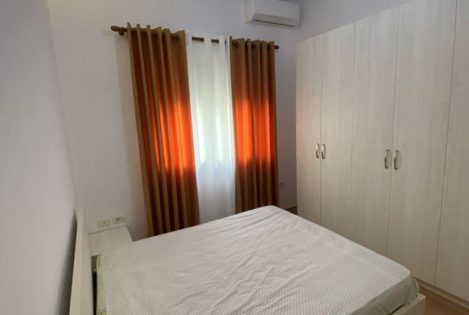 Shtepi me qera Apartament ne Tirane, 1+1, Mobilimi E mobiluar, Pagesa 500  Euro.