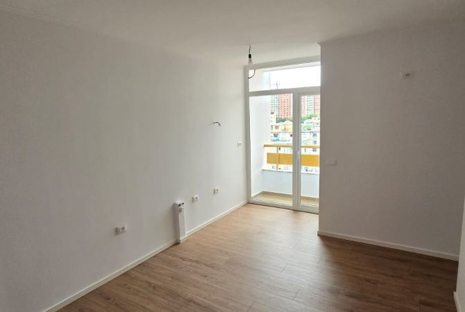 Shtepi ne shitje Apartament ne Tirane, 1+1, Mobilimi Bosh, pa mobiluar, Pagesa 115,000  Euro.