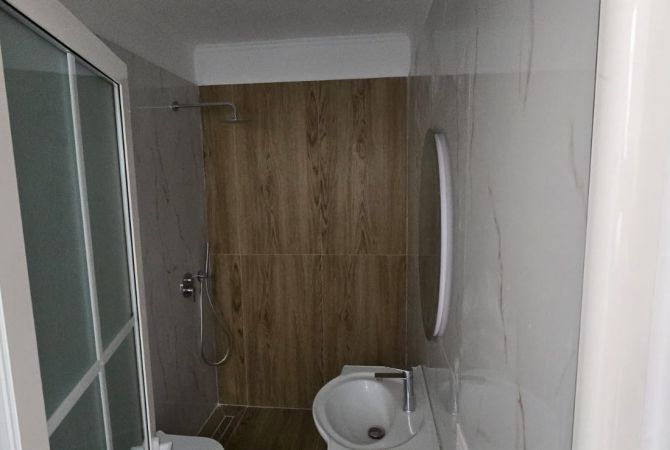 Shtepi ne shitje Apartament ne Tirane, 1+1, Mobilimi Bosh, pa mobiluar, Pagesa 115,000  Euro.