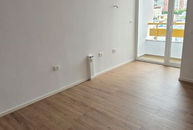 Shtepi ne shitje Apartament ne Tirane, 1+1, Mobilimi Bosh, pa mobiluar, Pagesa 115,000  Euro.