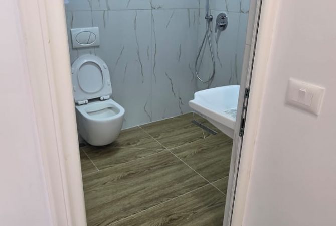 Shtepi ne shitje Apartament ne Tirane, 1+1, Mobilimi Bosh, pa mobiluar, Pagesa 115,000  Euro.