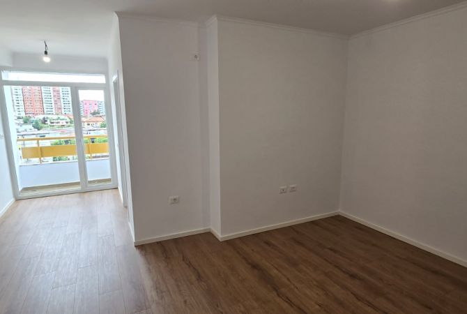 Shtepi ne shitje Apartament ne Tirane, 1+1, Mobilimi Bosh, pa mobiluar, Pagesa 115,000  Euro.