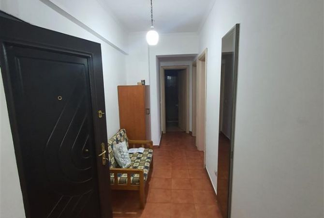 Shtepi me qera Apartament ne Tirane, 2+1, Mobilimi E mobiluar, Pagesa 480  Euro.