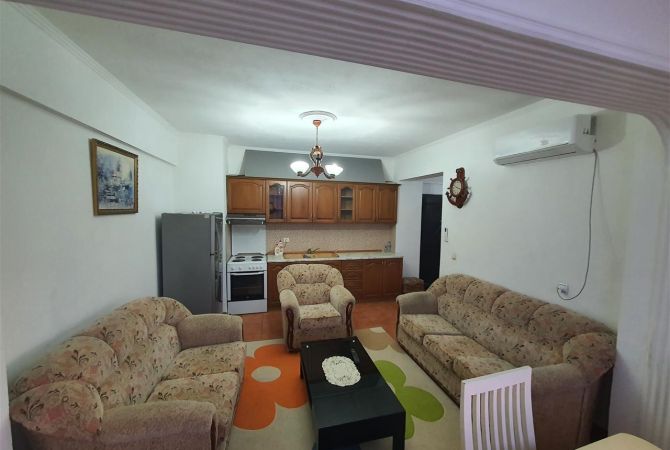 Shtepi me qera Apartament ne Tirane, 2+1, Mobilimi E mobiluar, Pagesa 480  Euro.