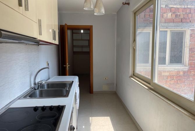 Shtepi me qera 2+1 ne Tirane - 480 Euro