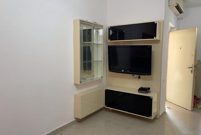 Shtepi me qera Apartament ne Tirane, 2+1, Mobilimi E mobiluar, Pagesa 480  Euro.