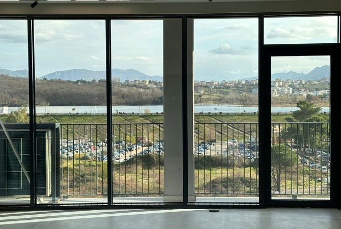 Shtepi me qera 2+1 ne Tirane - 1,200 Euro