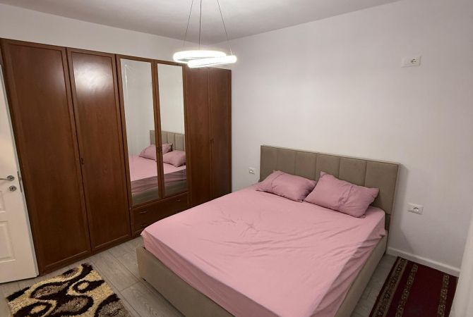 Shtepi me qera Apartament ne Tirane, 2+1, Mobilimi E mobiluar, Pagesa 550  Euro.