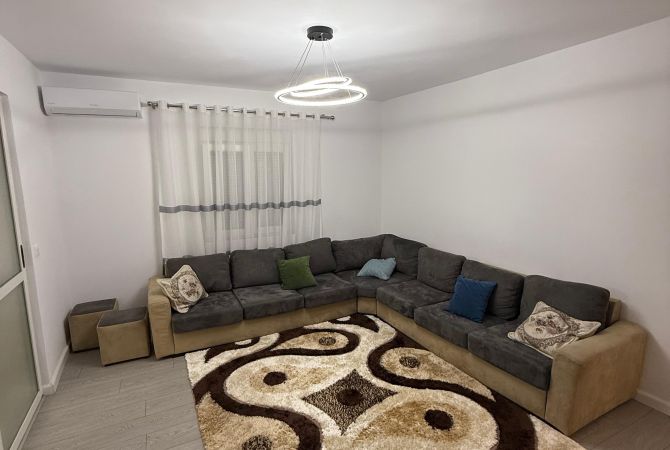 Shtepi me qera Apartament ne Tirane, 2+1, Mobilimi E mobiluar, Pagesa 550  Euro.